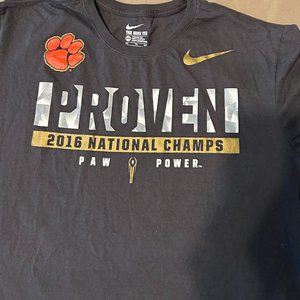 Clemson University  football T-shirt 16' champs!